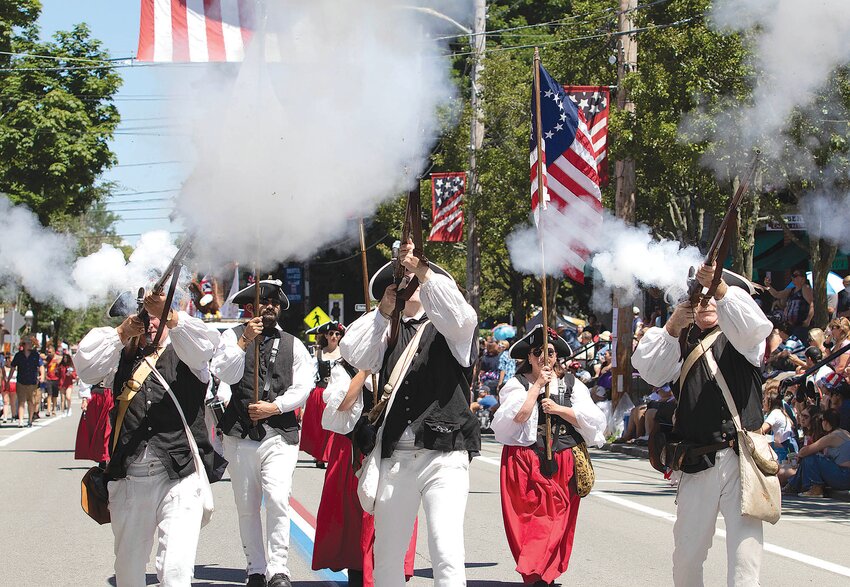 Nation's oldest Fourth of July parade returns to Bristol EastBayRI